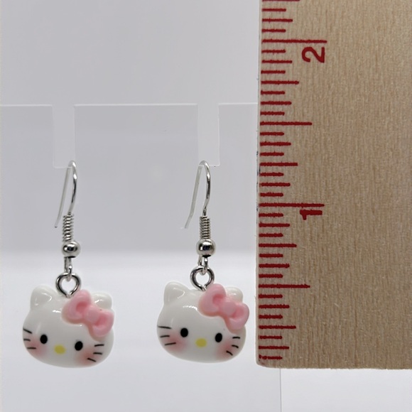 Cute Sanrio Hello Kitty Pendant Cartoon Dangle Earrings - Picture 3 of 3